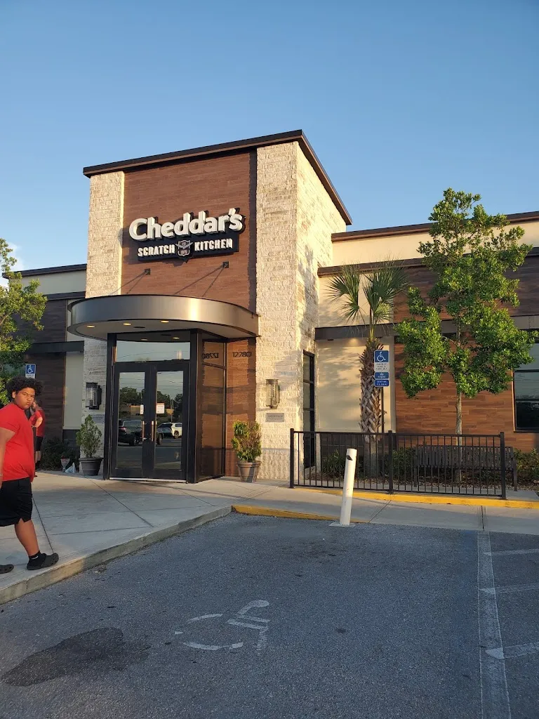 Cheddar's Scratch Kitchen restaurant in Brooksville, FL