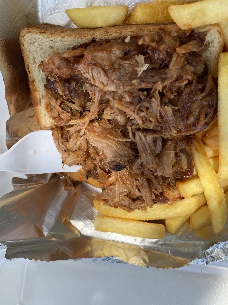 Lourdes Fernandez_Ron's Roadside Grille_Brooksville, FL_review