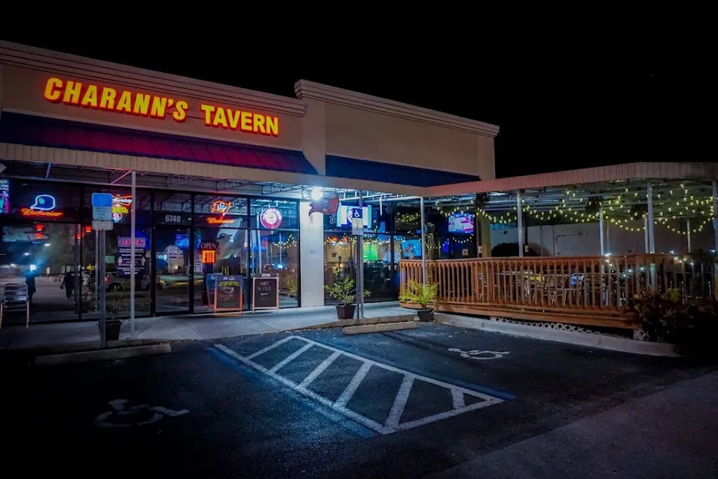 Charann's Tavern restaurant in Tampa, FL