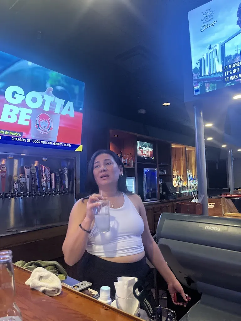 Christopher Golding_The Woods Bar and Grille_Tampa, FL_review