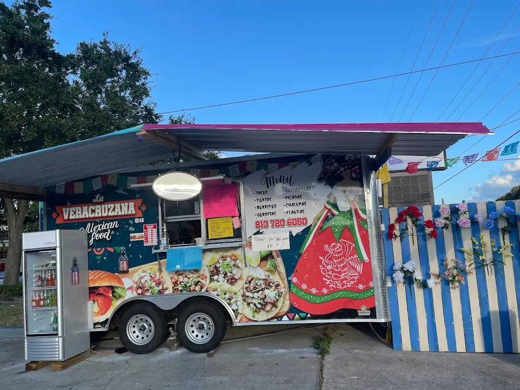 LA VERA CRUZANA restaurant in Valrico, FL