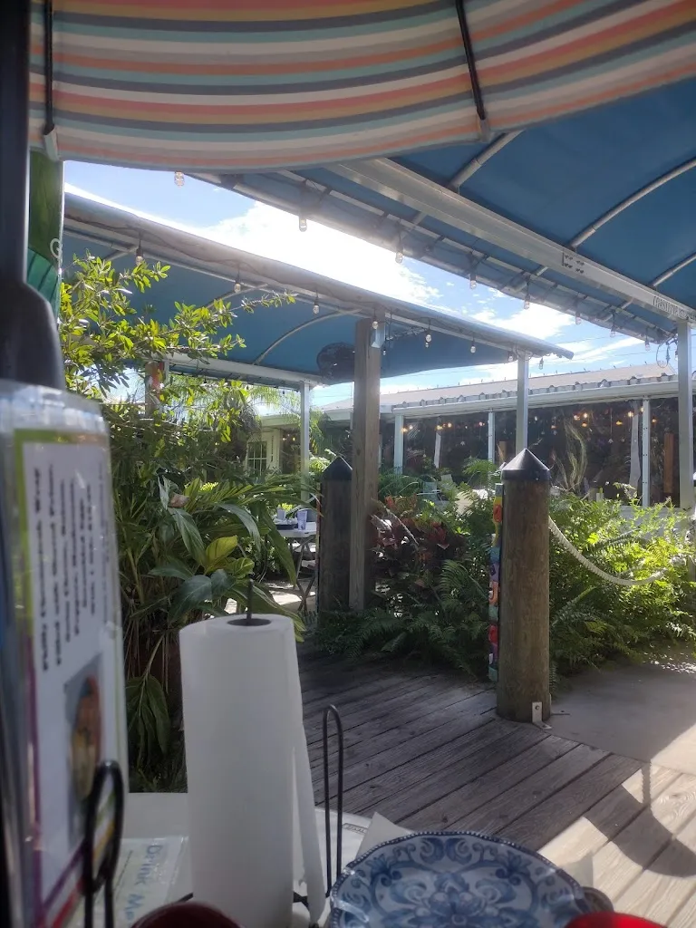 Laura Clark_Silver Dolphin Restaurant_Hernando Beach, FL_bewertung
