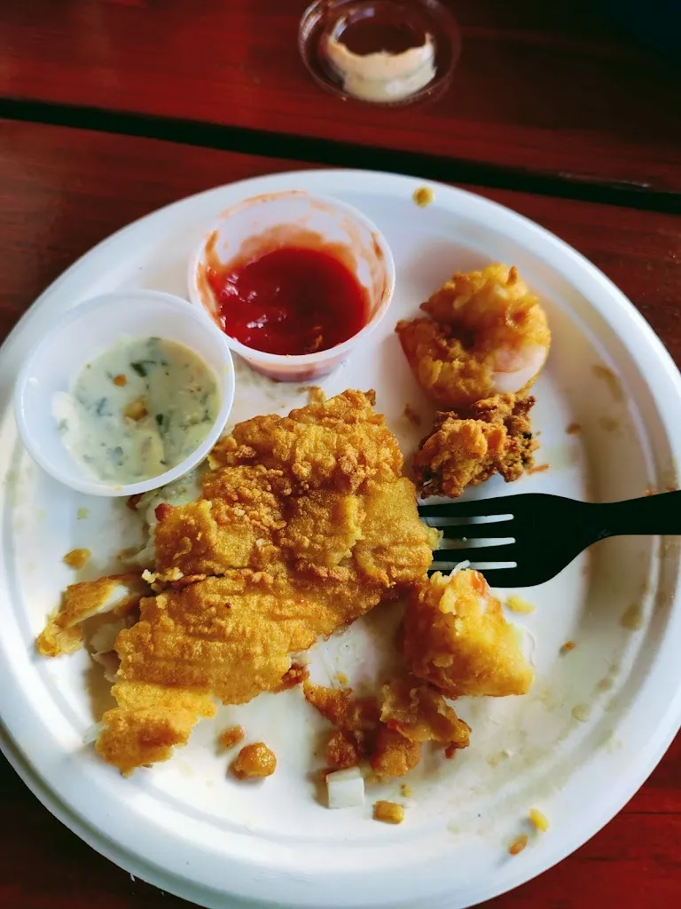 Rosalind Farrera_Hernando Beach Tropical Grille_Hernando Beach, FL_review