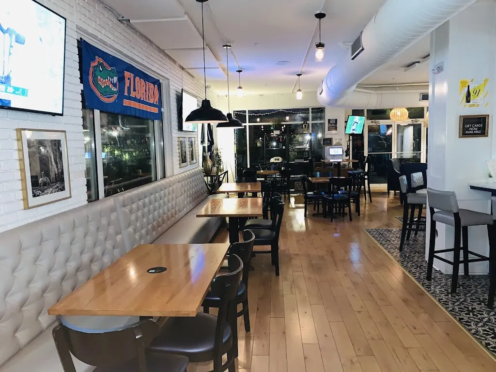 The Fountainhead Wine & Beer Bar restaurant in Westchase, FL